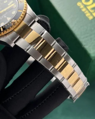 Replica Rolex Submariner Black Dial Black Bezel Two Tone Gold Oyster Bracelet