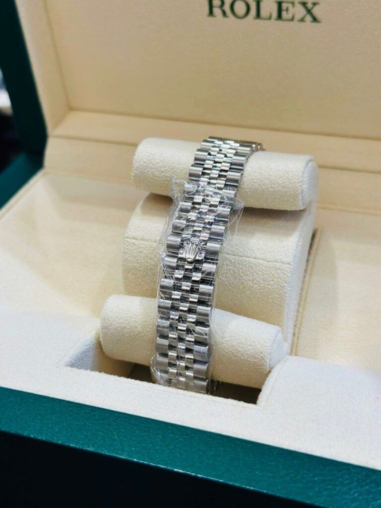 Replica Rolex Datejust Pink Dial 278384RBR Close-Up Focus