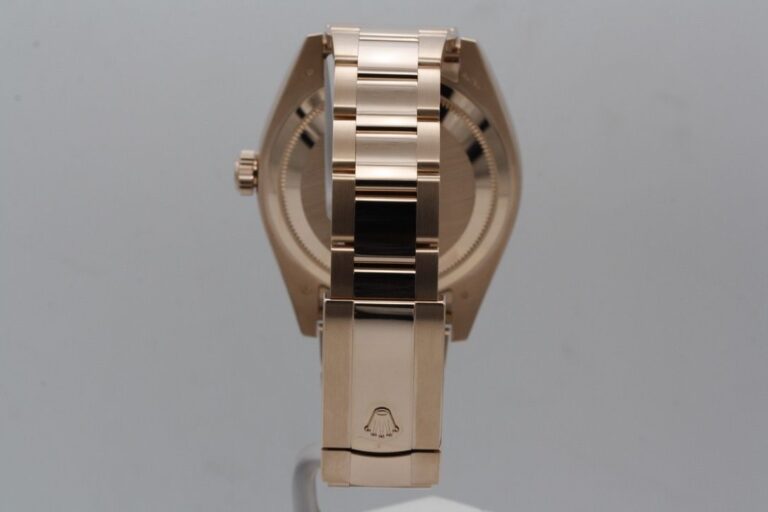 Replica Rolex Sky-Dweller Chocolate Dial 326935 Close-Up Focus