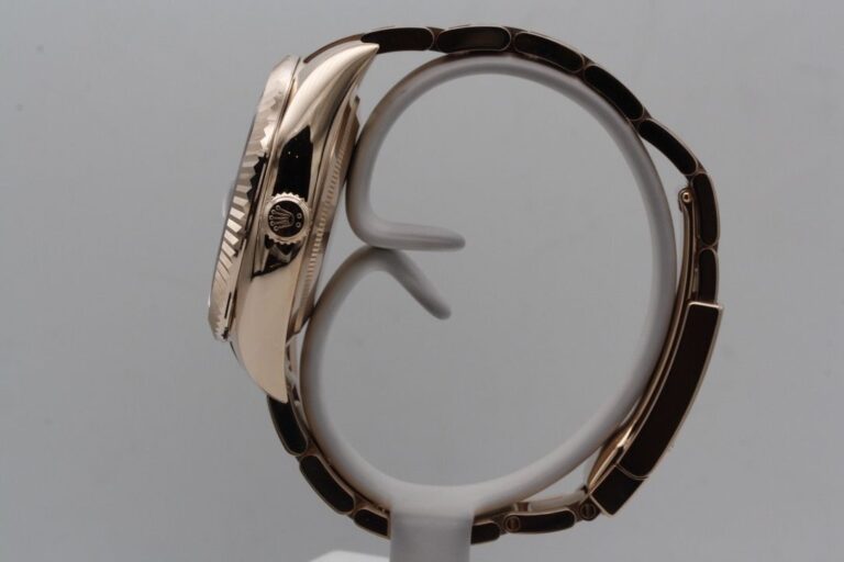 Replica Rolex Sky-Dweller Chocolate Dial 326935 Feature Highlight