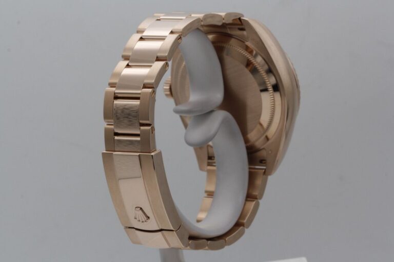 Replica Rolex Sky-Dweller Chocolate Dial 326935 Style Perspective