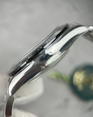 Replica Rolex Panda White Dial Black Bezel Oyster Dial