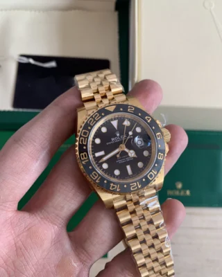 Superclone Rolex GMT-Master II Black Dial 126718GRNR Feature Highlight