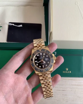 Superclone Rolex GMT-Master II Black Dial 126718GRNR Style Perspective