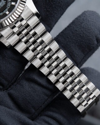 Superclone Rolex Sky-Dweller Bright black Dial 336934 Jubilee Close-Up Focus