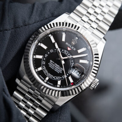 Superclone Rolex Sky-Dweller Bright black Dial 336934 Jubilee Profile Shot