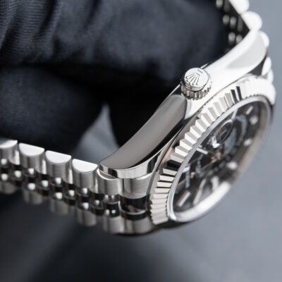 Superclone Rolex Sky-Dweller Bright black Dial 336934 Jubilee Style Perspective
