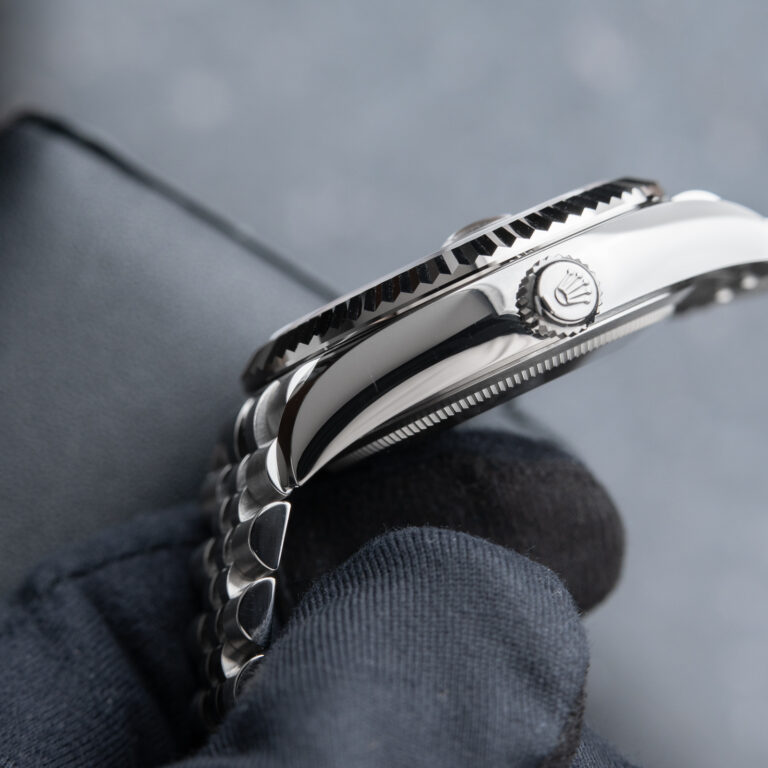 Superclone Rolex Sky-Dweller Bright black Dial 336934 Jubilee Alternate Angle