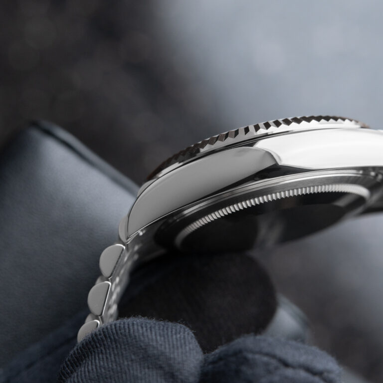 Superclone Rolex Sky-Dweller Bright black Dial 336934 Jubilee Visual Detail