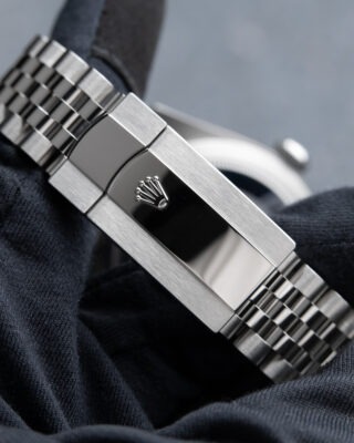 Superclone Rolex Sky-Dweller Bright black Dial 336934 Jubilee Elegance Shot