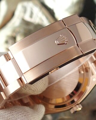 Superclone Rolex Sky-Dweller Chocolate Dial 336935 Close-Up Focus