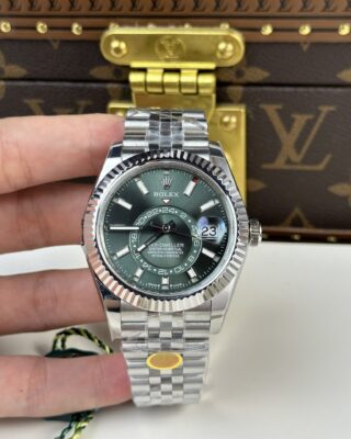 Superclone Rolex Sky-Dweller Mint green Dial 336934 Jubilee Angle Detail
