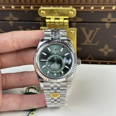 Superclone Rolex Sky-Dweller Mint green Dial 336934 Jubilee Angle Detail