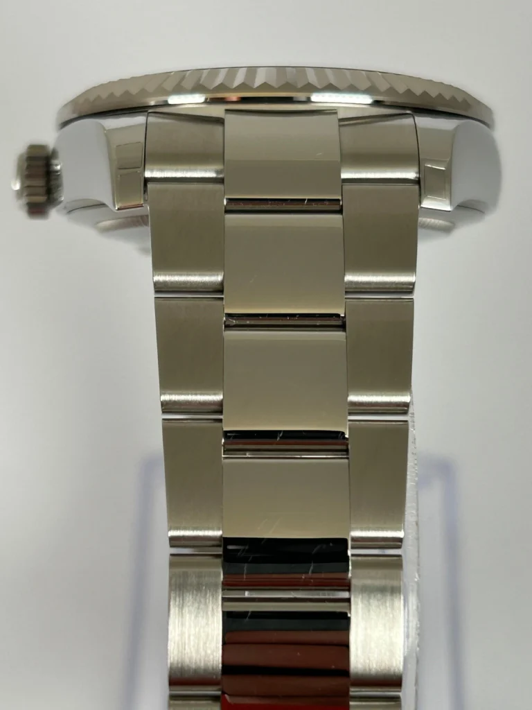 Superclone Rolex Sky-Dweller Mint green Dial 336934 Oyster Profile Shot