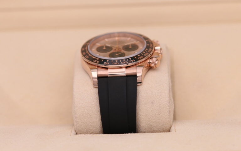 Superclone Rolex Daytona Sundust Dial in Everose Gold 126515LN Close-Up Focus