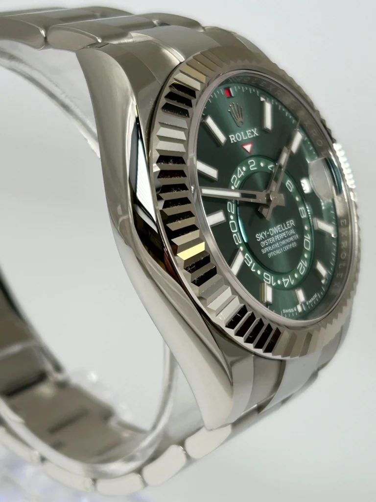 Superclone Rolex Sky-Dweller Mint green Dial 336934 Oyster Feature Highlight