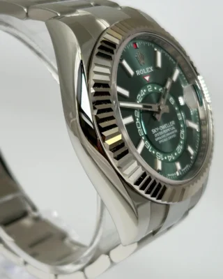 Superclone Sky-Dweller Mint green Dial 336934 Oyster Feature Highlight