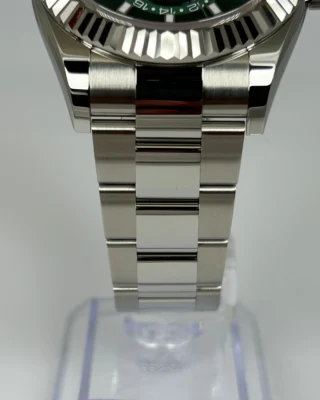 Superclone Rolex Sky-Dweller Mint green Dial 336934 Oyster Style Perspective