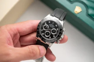 Replica Rolex Daytona Black Dial Black Bezel Oysterflex Bracelet