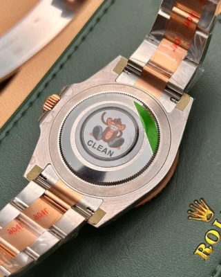 Replica Rolex GMT Master II Root Beer Black Dial rose Gold Two Tone Oyster Bracelet