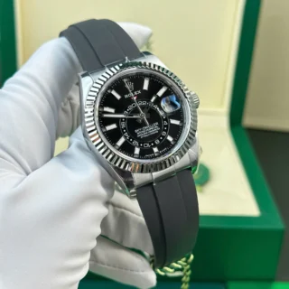 Replica Rolex Sky-Dweller Black Dial Steel Case Oysterflex Bracelet