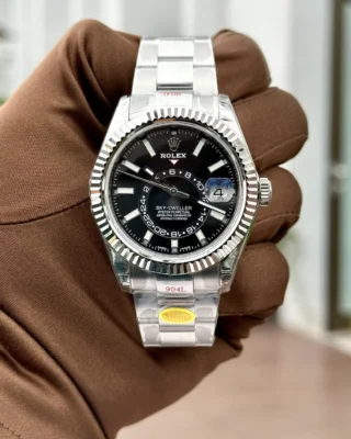Replica Rolex Sky-Dweller Black Dial Oyster Bracelet