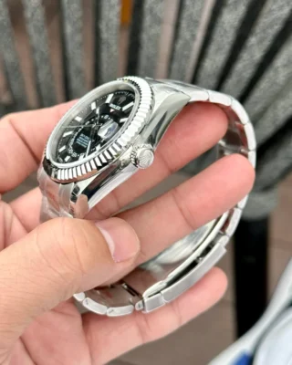 Replica Rolex Sky-Dweller Black Dial Oyster Bracelet