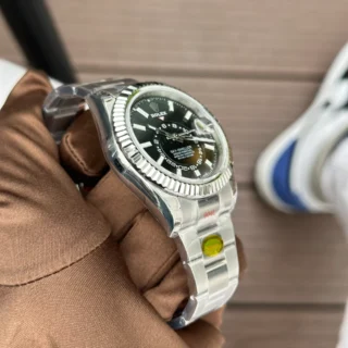 Replica Rolex Sky-Dweller Black Dial Oyster Bracelet