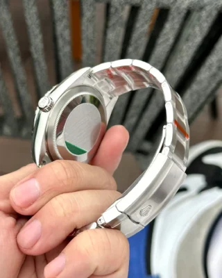 Replica Rolex Sky-Dweller Black Dial Oyster Bracelet