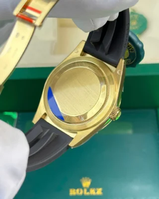 Replica Rolex Sky-Dweller White Dial Gold Case Oysterflex Bracelet