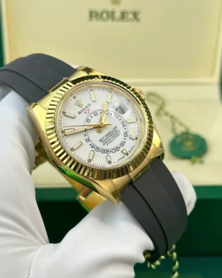 Replica Rolex Sky-Dweller White Dial Gold Case Oysterflex Bracelet