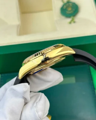 Replica Rolex Sky-Dweller White Dial Gold Case Oysterflex Bracelet