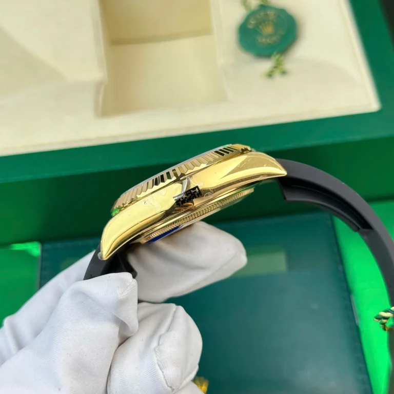 Replica Rolex Sky-Dweller White Dial Gold Case Oysterflex Bracelet