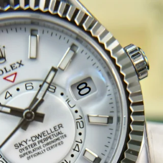 Replica Rolex Sky-Dweller White Dial Steel Case Oysterflex Bracelet