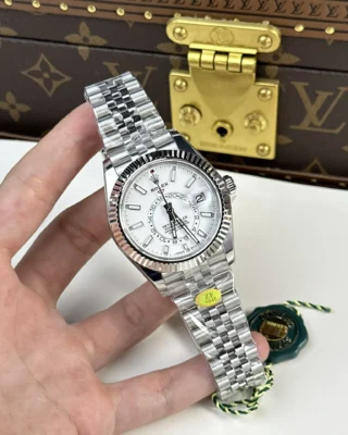 Replica Rolex Sky-Dweller White Dial Jubilee Bracelet