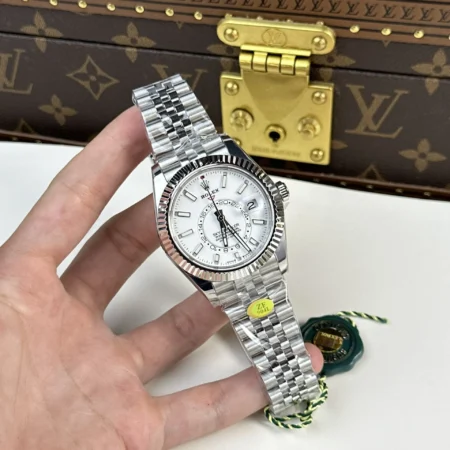 Replica Rolex Sky-Dweller White Dial Jubilee Bracelet