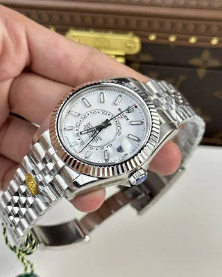 Replica Rolex Sky-Dweller White Dial Jubilee Bracelet