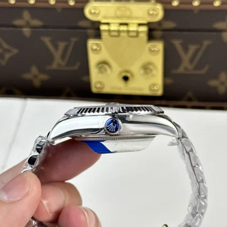 Replica Rolex Sky-Dweller White Dial Jubilee Bracelet