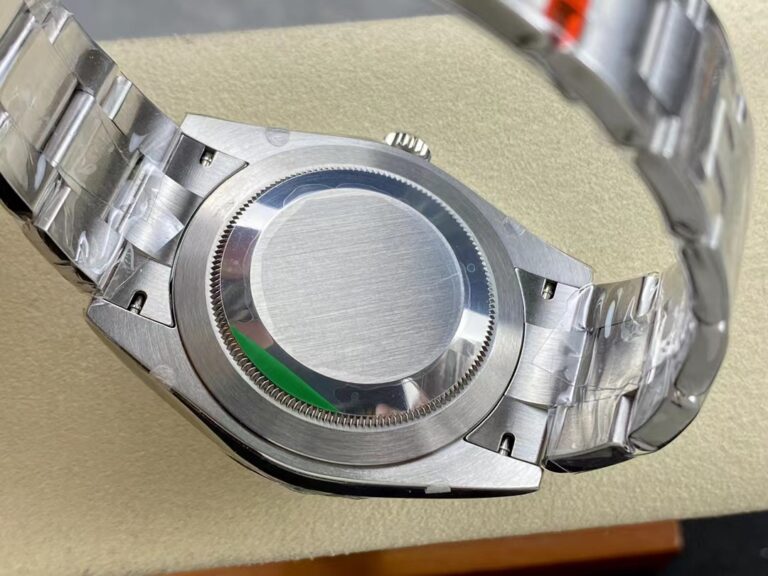 Superclone Rolex Oyster Perpetual Turquoise Dial 124300 Style Perspective