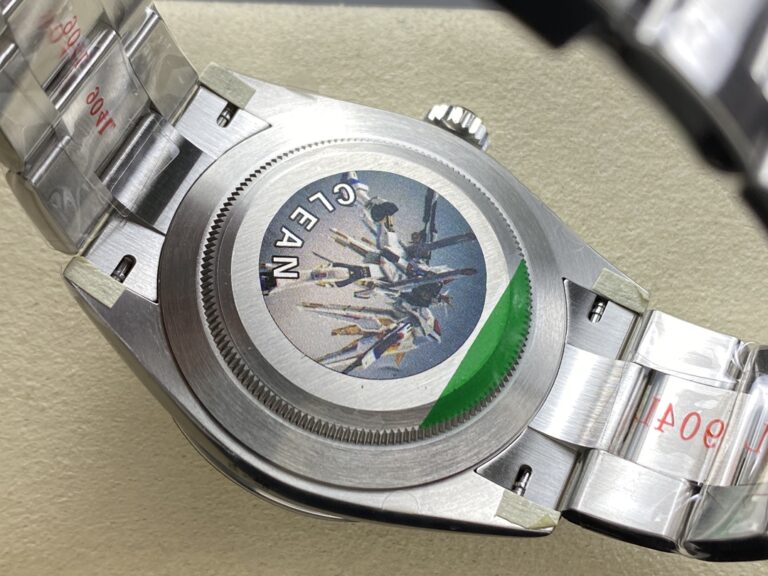 Superclone Rolex Explorer Black Dial 224270 Close-Up Focus