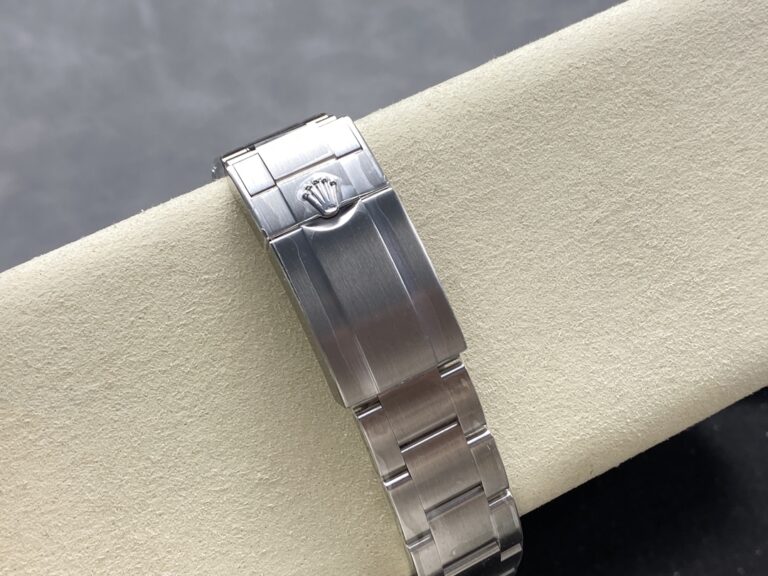 Superclone Rolex Explorer Black Dial 224270 Design Element