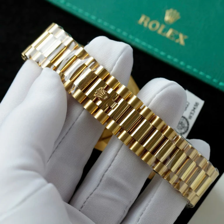 Replica Rolex Day Date Black Dial Diamond Bezel Presidential Bracelet