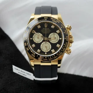 Rolex Daytona Black Dial Black Bezel Golden Case Oysterflex Bracelet