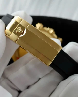 Rolex Daytona Black Dial Black Bezel Golden Case Oysterflex Bracelet