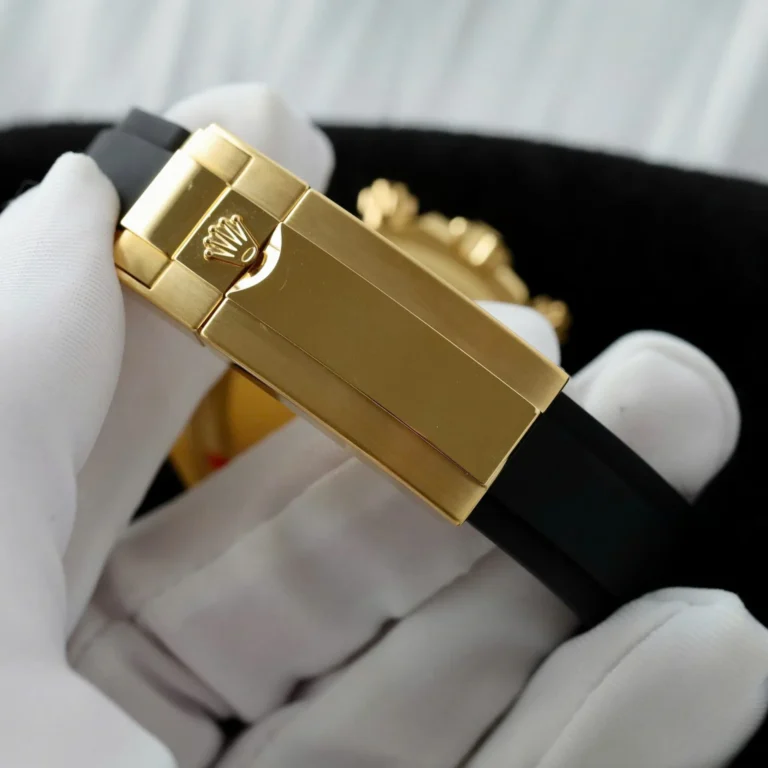 Rolex Daytona Black Dial Black Bezel Golden Case Oysterflex Bracelet