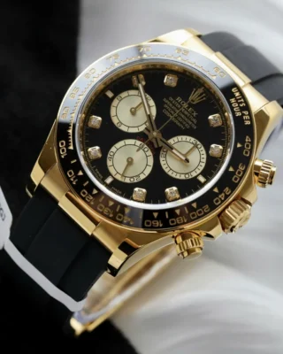 Rolex Daytona Black Dial Black Bezel Golden Case Oysterflex Bracelet