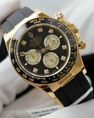 Rolex Daytona Black Dial Black Bezel Golden Case Oysterflex Bracelet