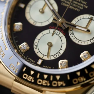 Rolex Daytona Black Dial Black Bezel Golden Case Oysterflex Bracelet