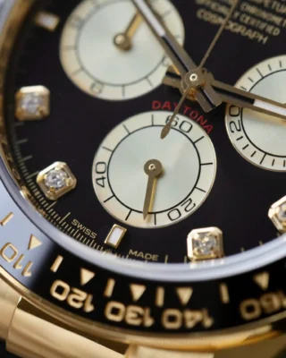 Rolex Daytona Black Dial Black Bezel Golden Case Oysterflex Bracelet