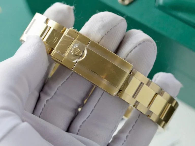 Replica Rolex Daytona Black Dial Gold Case Gold Oyster Bracelet